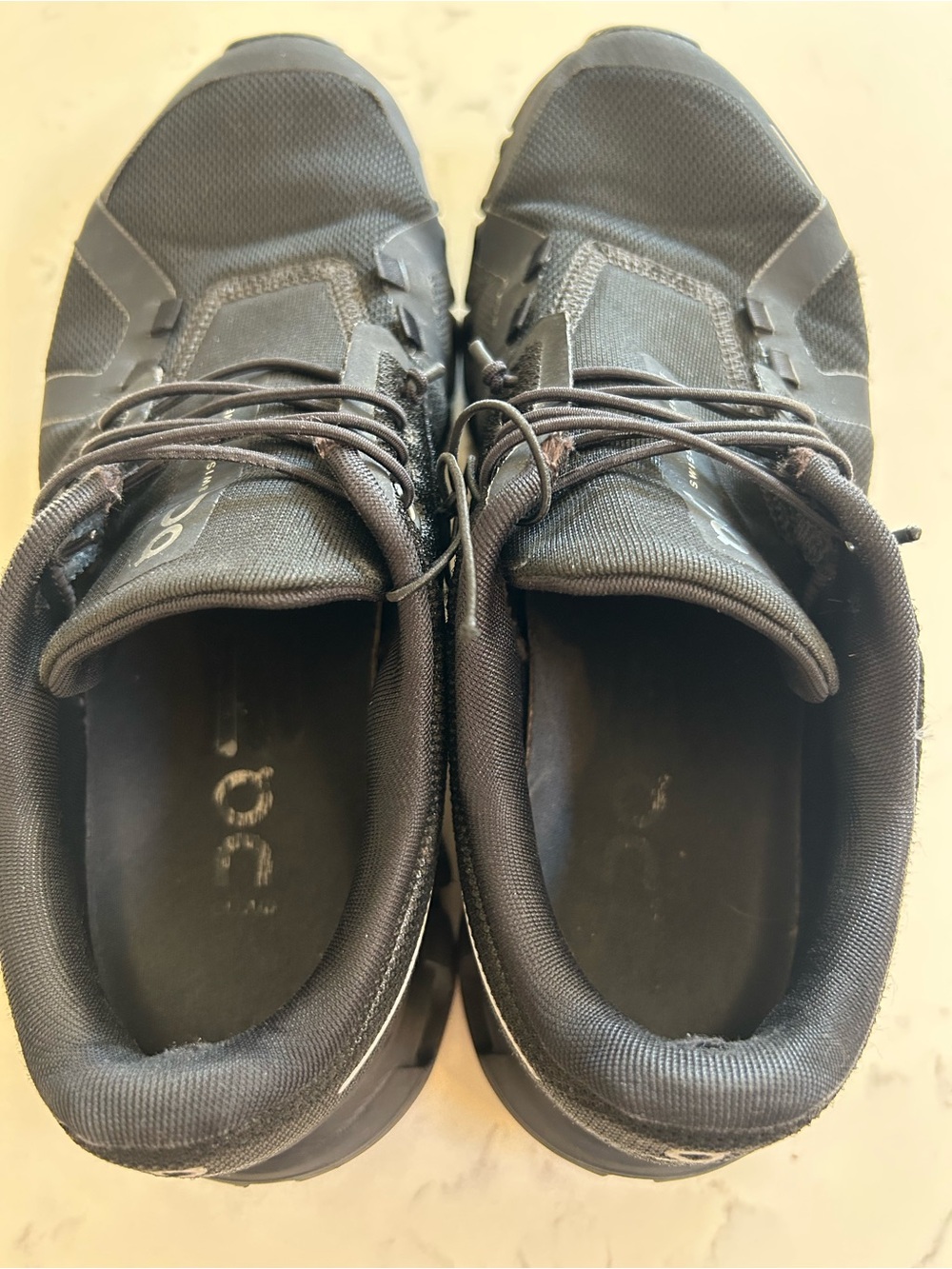 On Running Cloud 6 Triple Black Sneakers Women’s size 7 Athletic Walking Running - Picture 4 of 6
